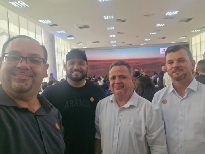 Prefeito e vereadores de Nova Londrina visitam autoridades do Governo do Paraná