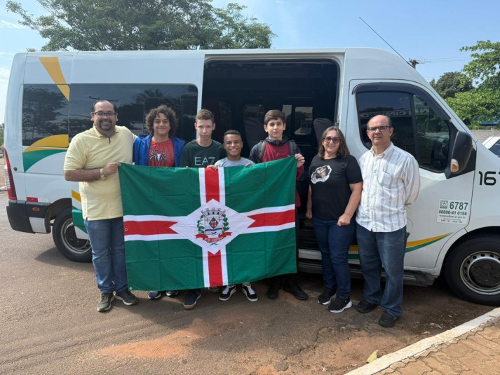 Nova Londrina marca presença nos Jogos Escolares da Juventude 2025 em Pato Branco com a equipe de Xadrez!